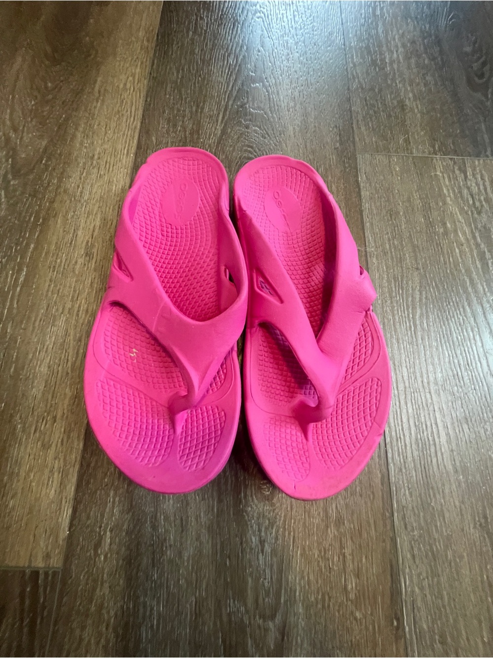 OOFOS Hot Pink Women's Foam Flip Sandals 8